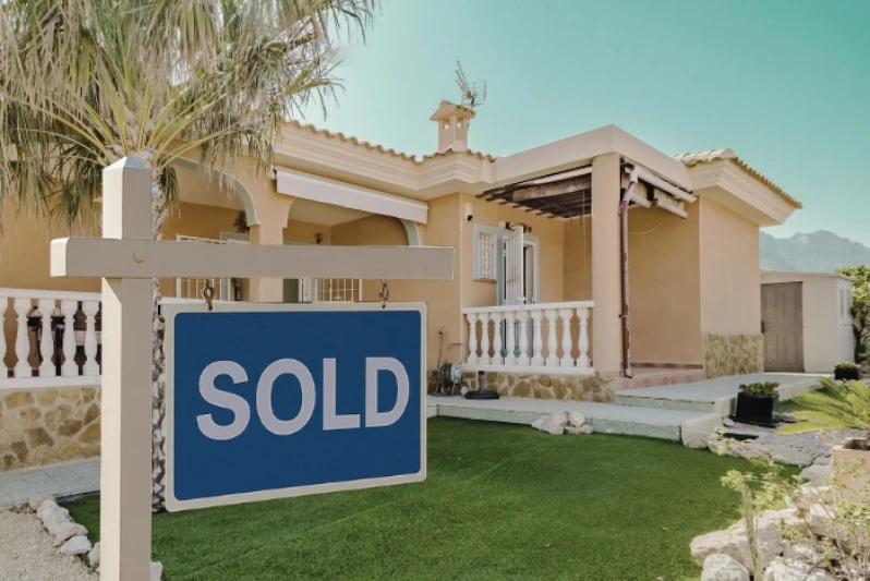 Costes e impuestos de comprar una vivienda en España siendo no residente (2026)